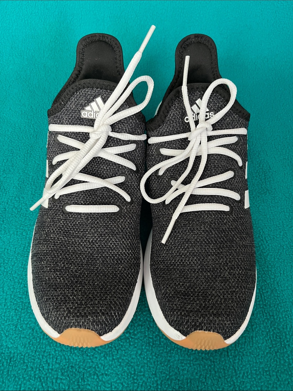 adidas Women's Cloudfoam Plus Black Knit Sneakers with White Laces Size 10